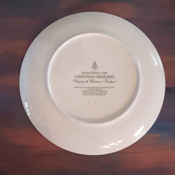 Vtg Avon Second Edition 1982 Christmas Memories Keeping the Christmas Tradition - Picture 4 of 13